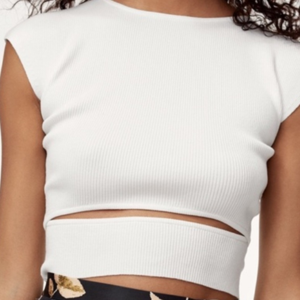 Aritzia cut out top